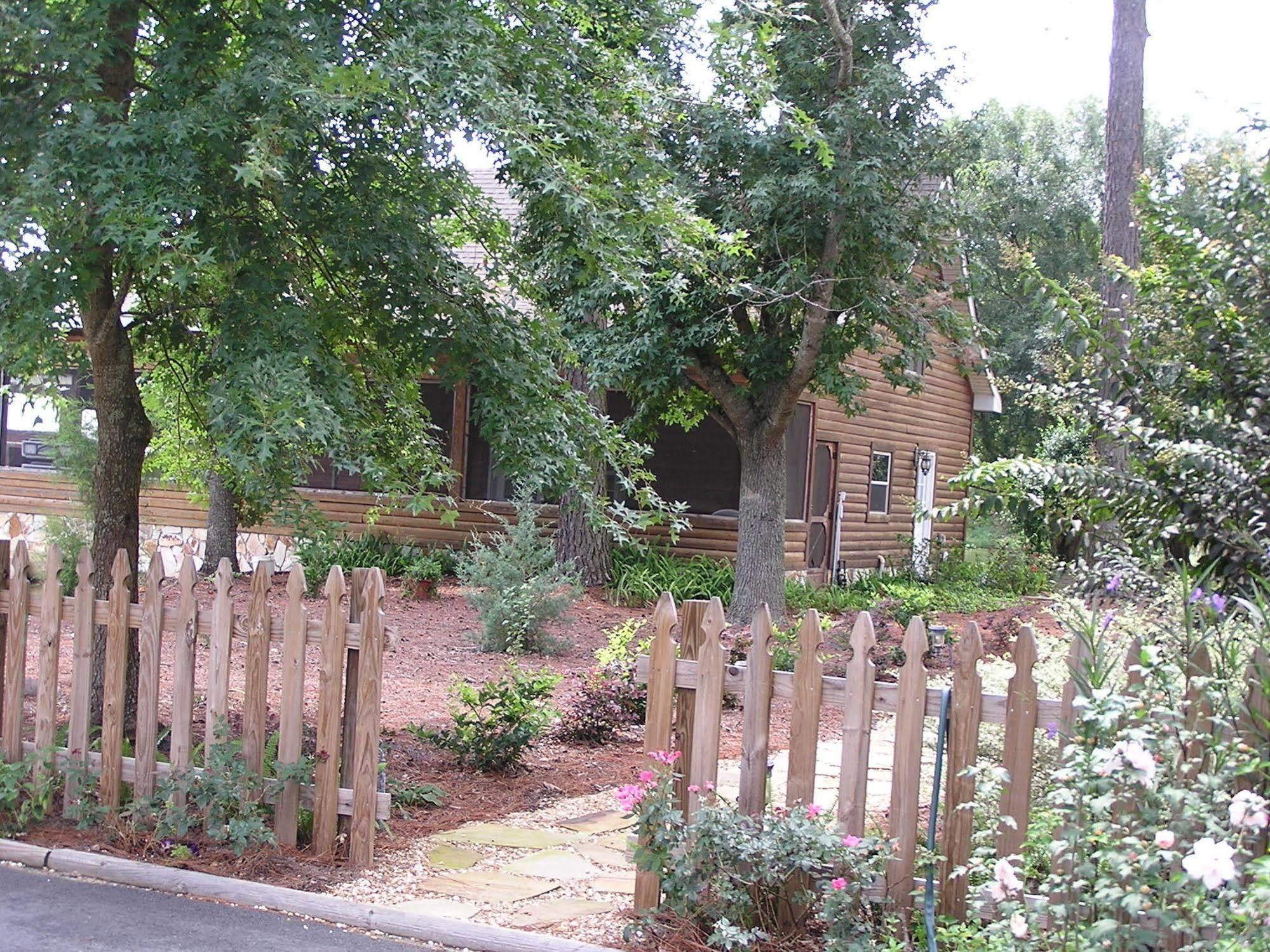 Shalom House Bed And Breakfast Tifton Exteriér fotografie